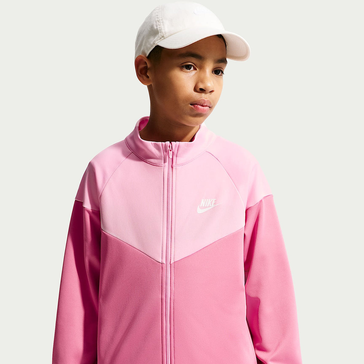 Conjunto deportivo Dri-FIT para niños talla grande Nike Sportswear – Peonía/Rosa suave medio/Blanco – vista 2
