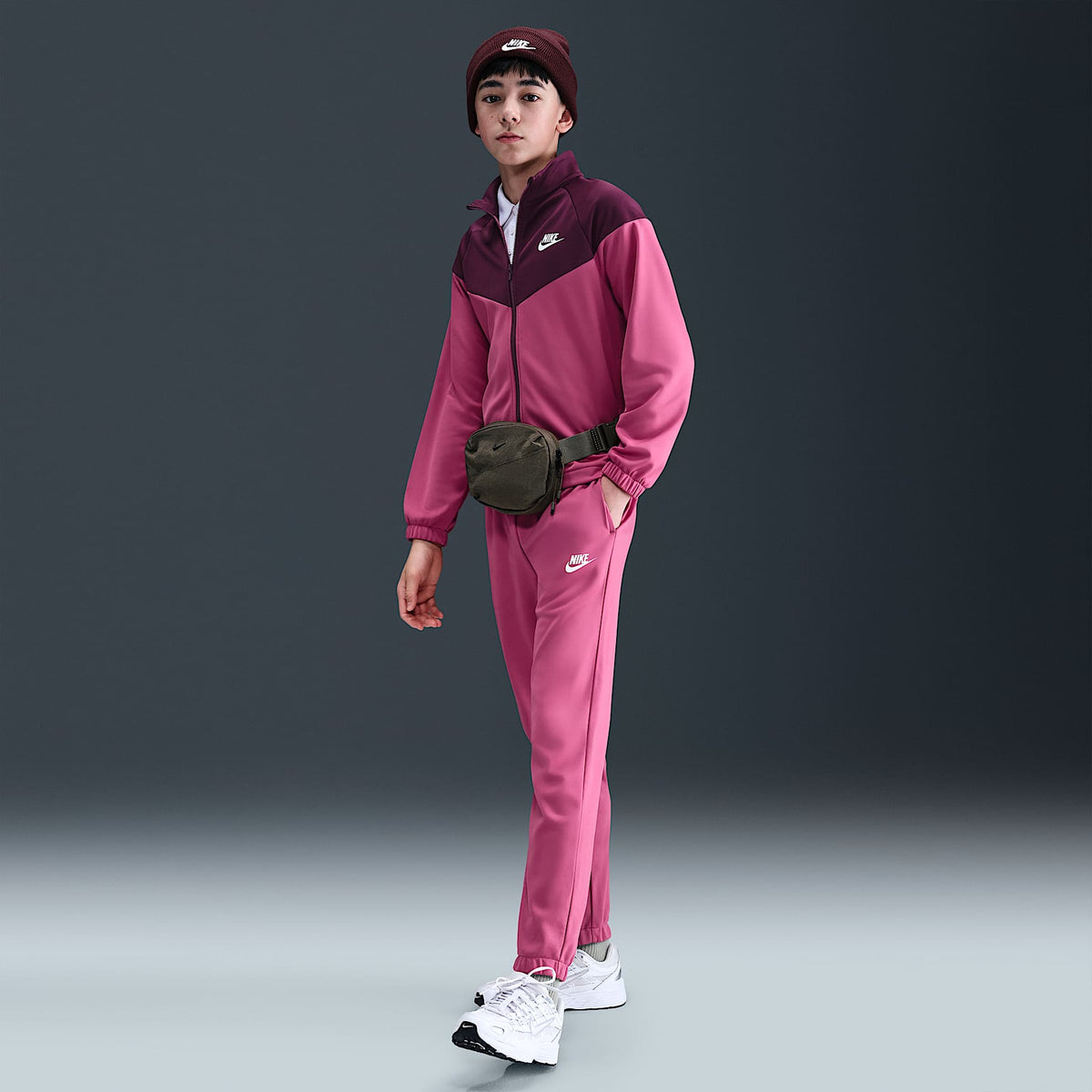 Conjunto deportivo Dri-FIT para niños talla grande Nike Sportswear – Remolacha dulce/Burdeos/Blanco – vista 1