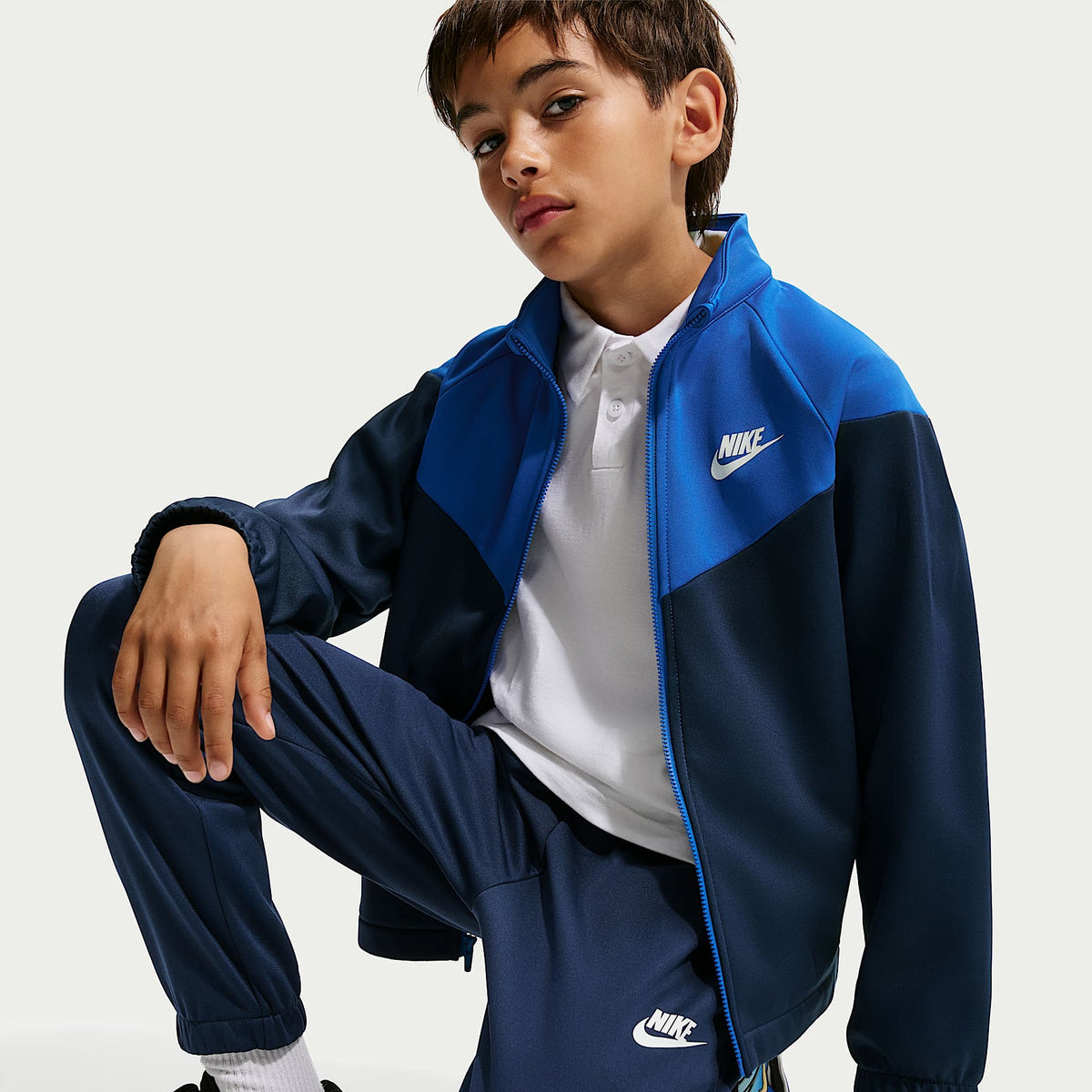 Conjunto deportivo Dri-FIT para niños talla grande Nike Sportswear – Azul marino medianoche/Royal juego/Blanco – vista 6