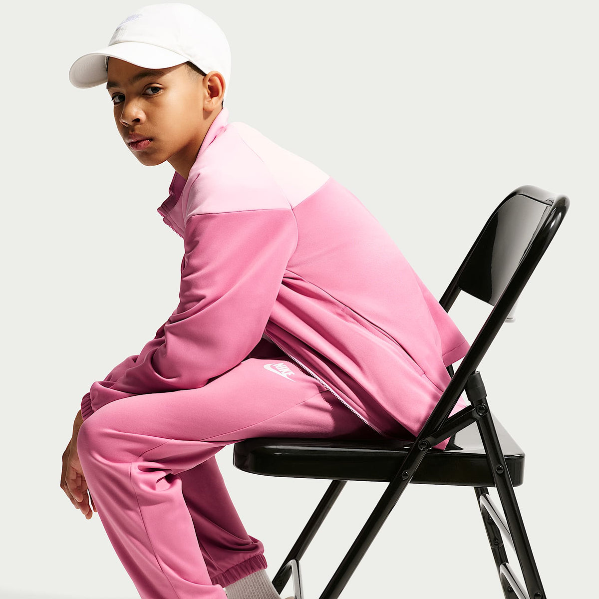 Conjunto deportivo Dri-FIT para niños talla grande Nike Sportswear – Peonía/Rosa suave medio/Blanco – vista 6