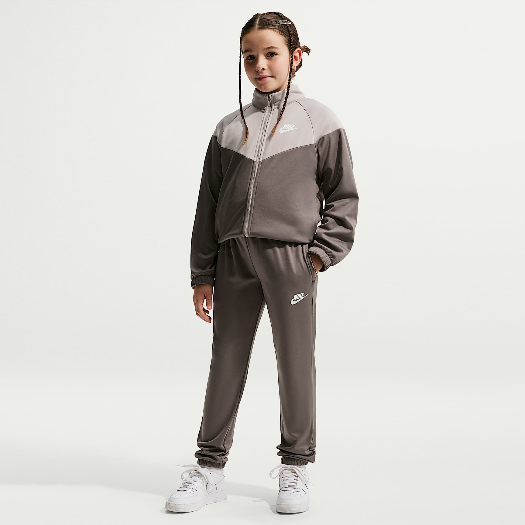 Conjunto deportivo Dri-FIT para niños talla grande Nike Sportswear – Cueva/Gris partícula/Blanco – vista 1