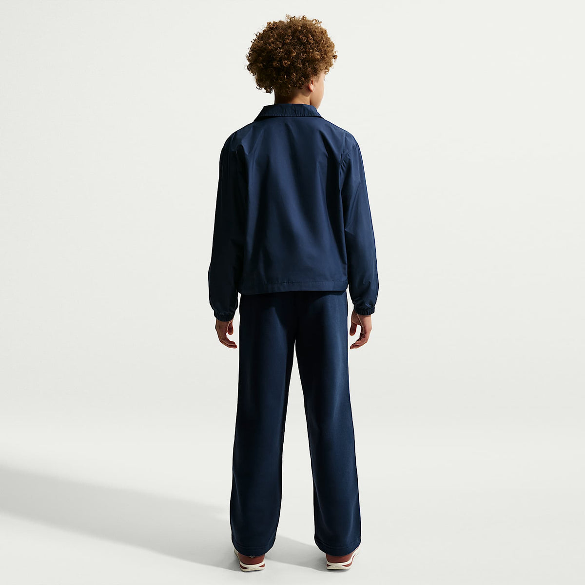 Pants holgados con dobladillo abierto para niños Nike Sportswear – Azul marino medianoche/Blanco – vista 5