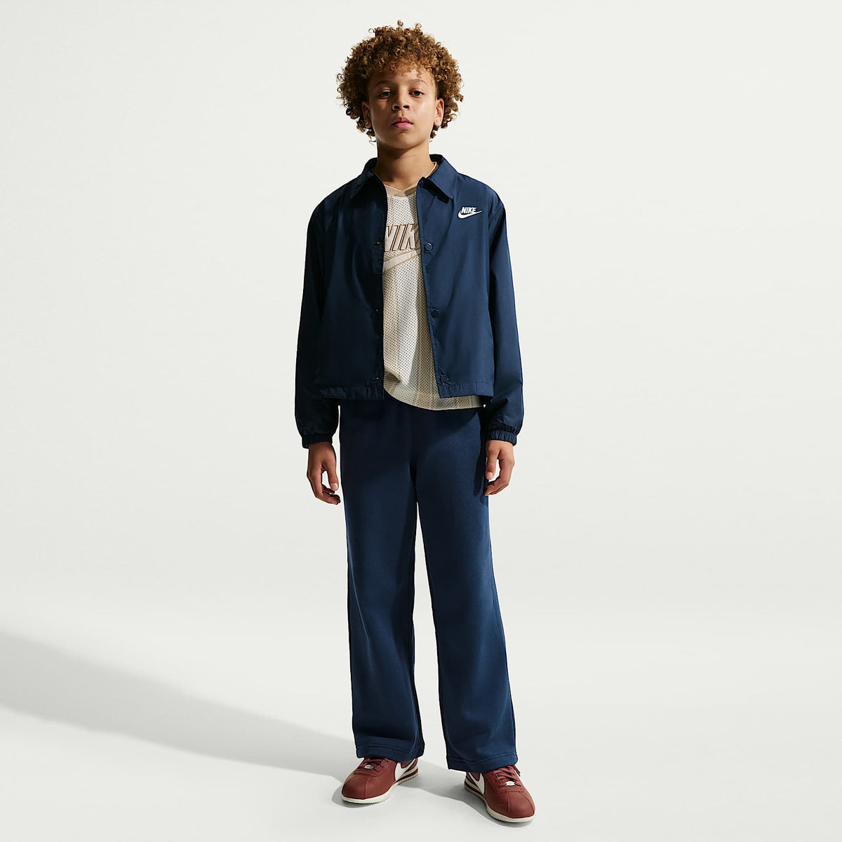 Pants holgados con dobladillo abierto para niños Nike Sportswear – Azul marino medianoche/Blanco – vista 1
