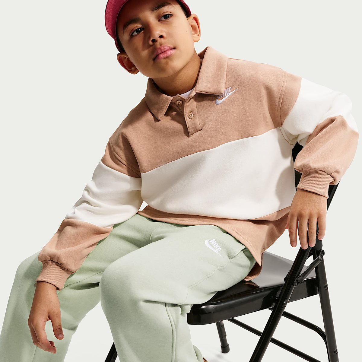 Pants holgados con dobladillo abierto para niños Nike Sportswear – Niebla pícea/Blanco – vista 4