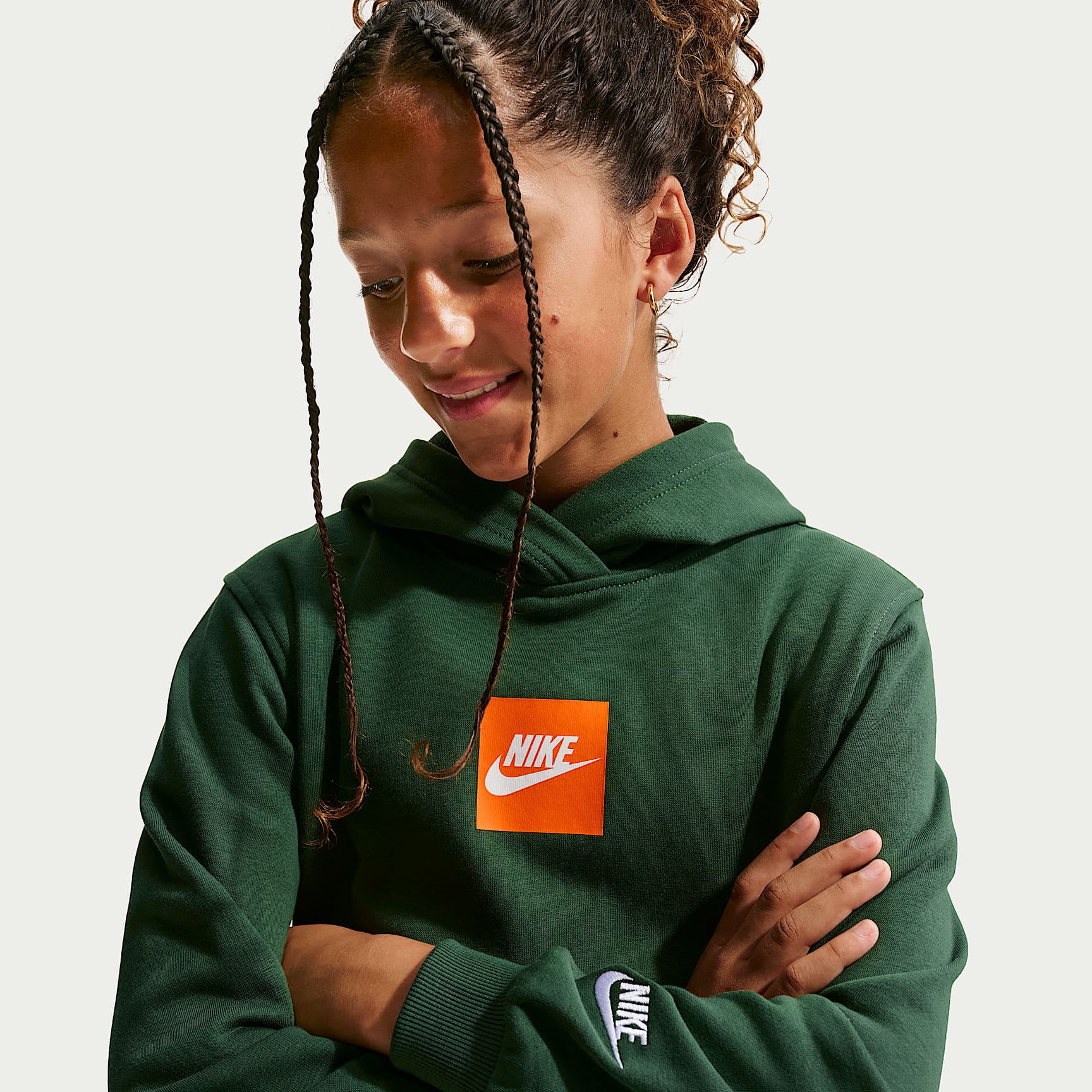 Sudadera con gorro de French Terry para niños talla grande Nike Sportswear Club – Abeto/Blanco – vista 2