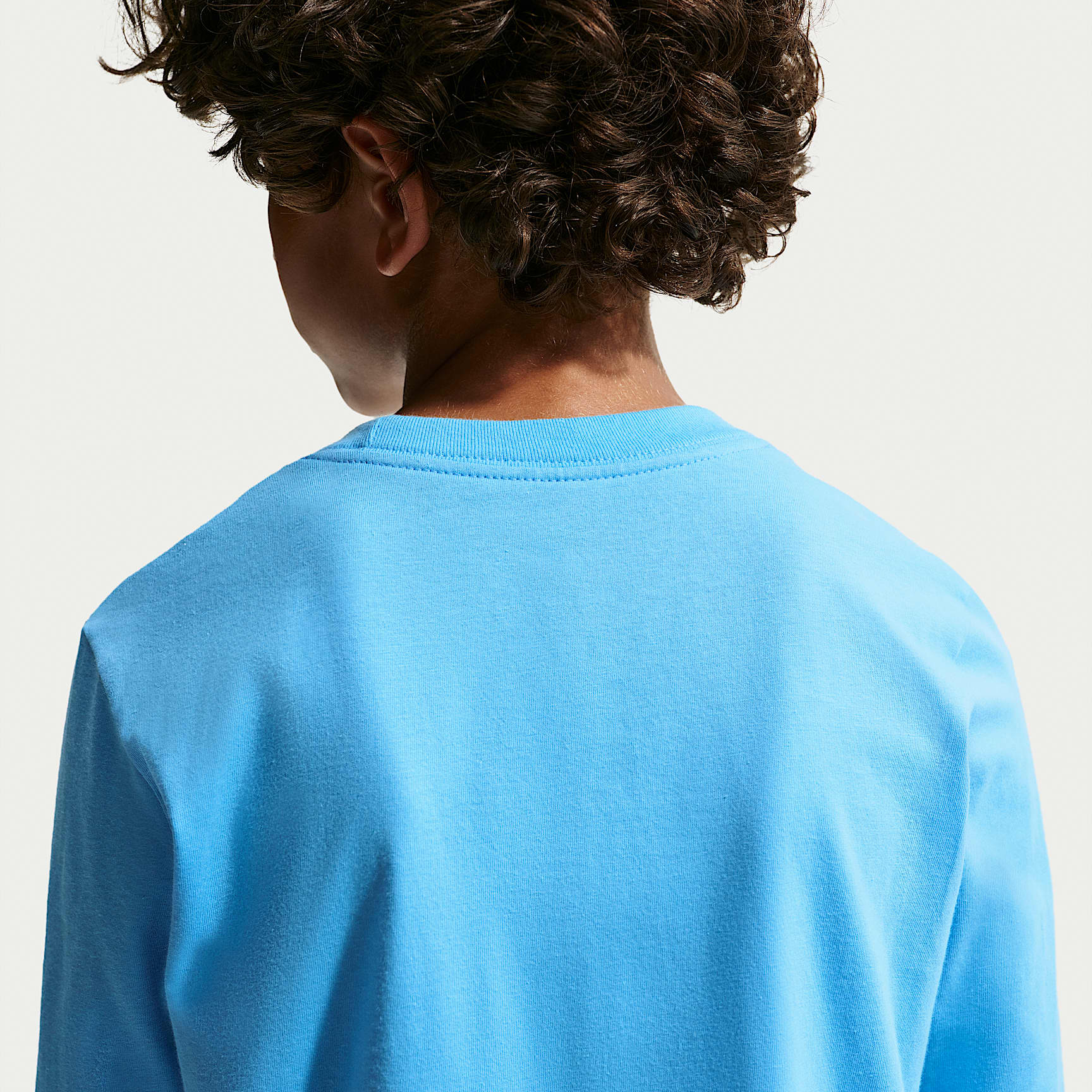 Playera de manga larga para niños grandes Nike Sportswear – Azul fútbol – vista 2