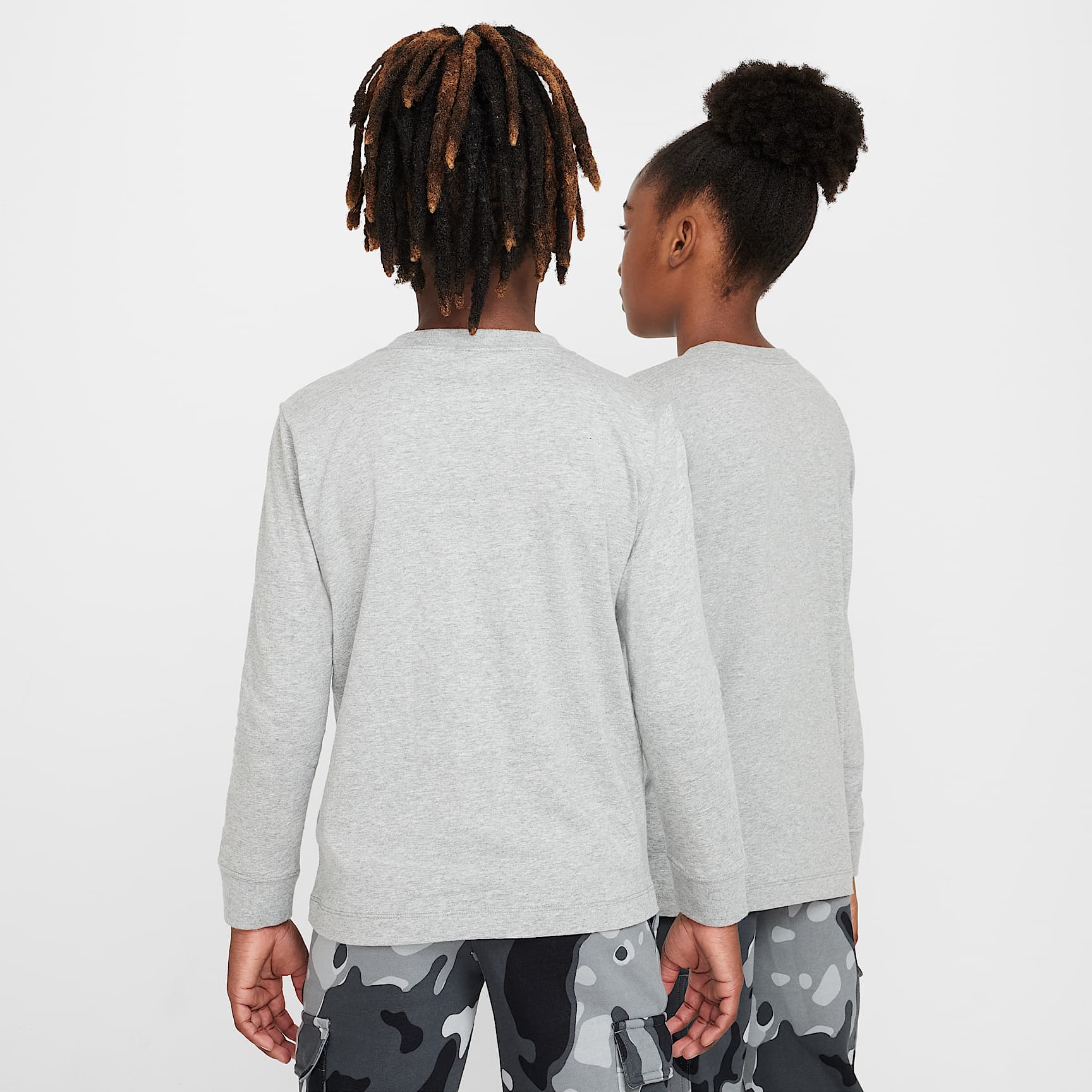Playera de manga larga para niños grandes Nike Sportswear – Gris oscuro jaspeado – vista 2