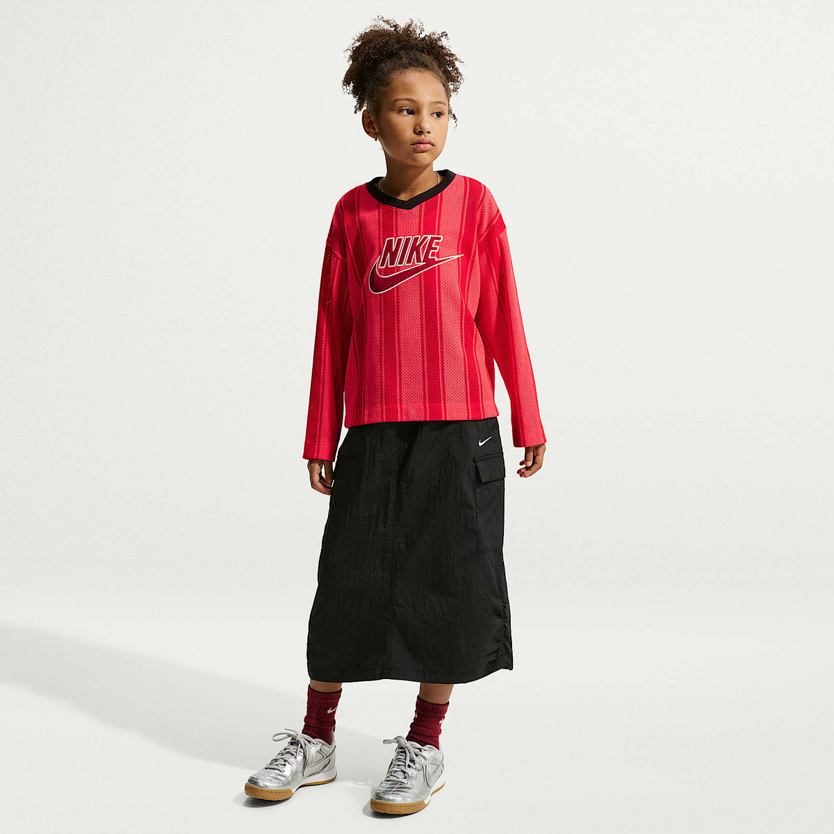 Jersey de malla de manga larga para niños talla grande Nike Sportswear Collection – Carmesí claro/Negro/Carmesí team – vista 6