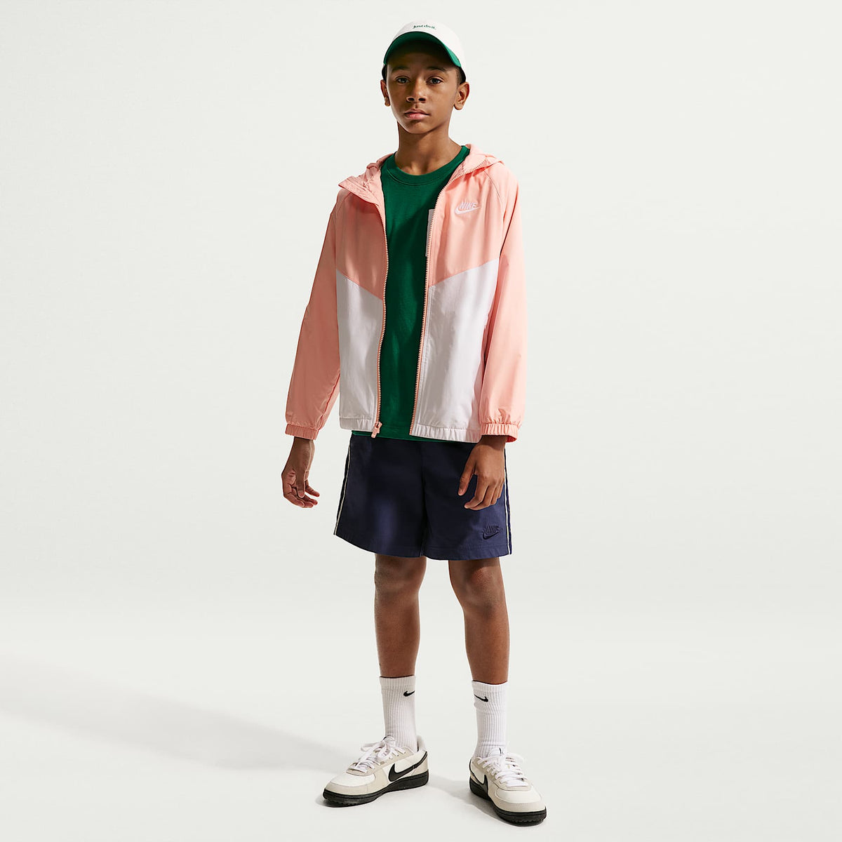 Chamarra Repel con gorro para niños talla grande Nike Sportswear Windrunner – Naranja ártico/Blanco/Blanco – vista 4