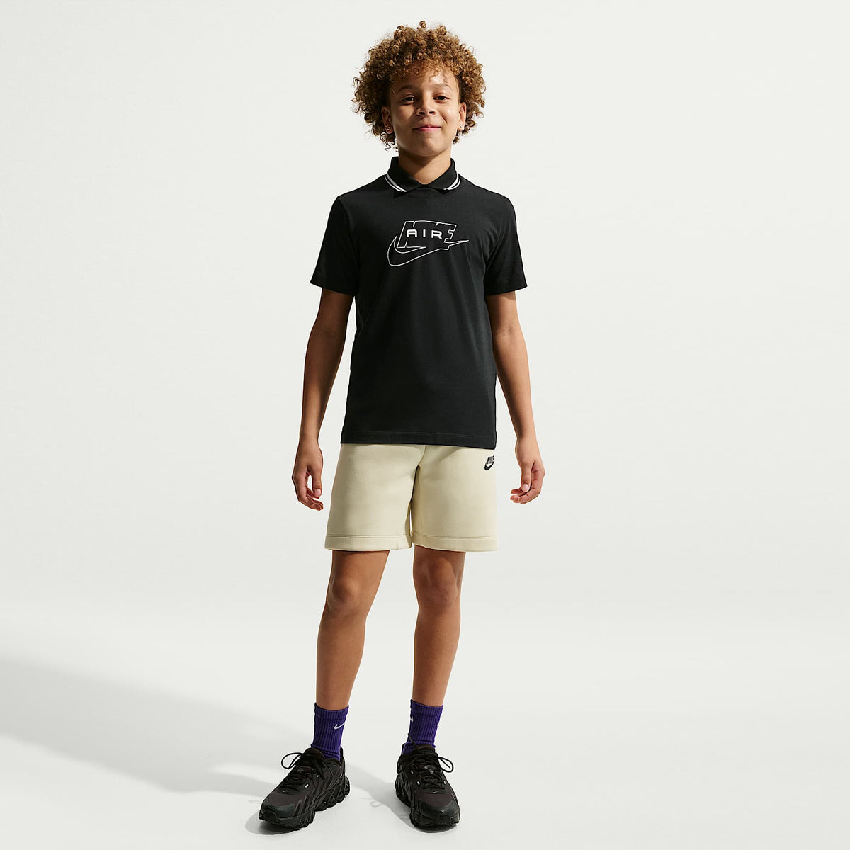 Playera para niños talla grande Nike Sportswear – Negro/Blanco – vista 7