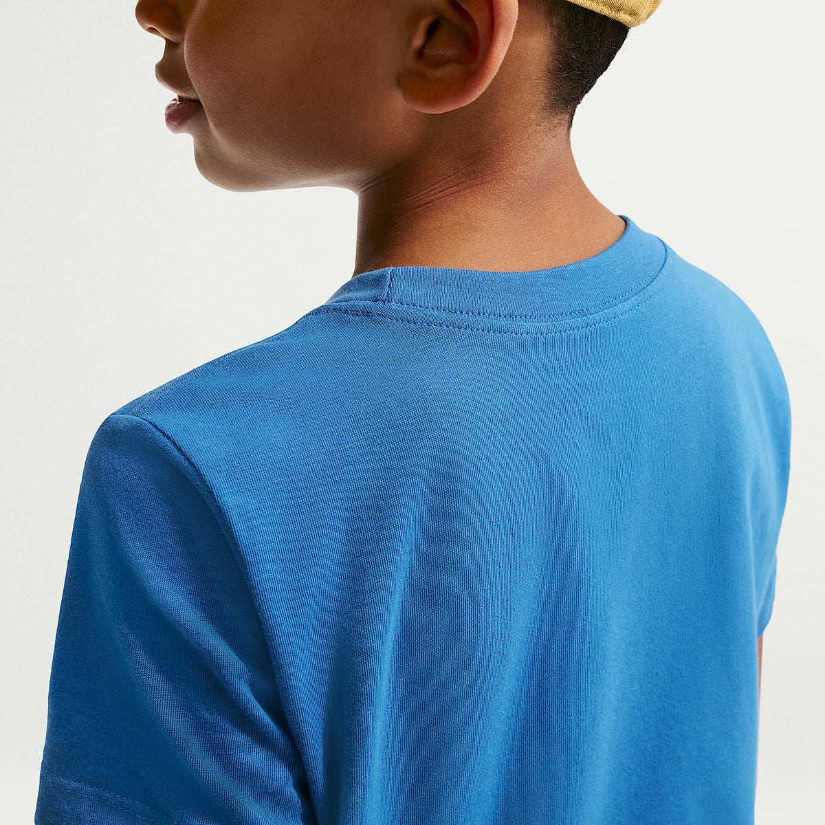 Playera para niños talla grande Nike Sportswear – Estrella azul – vista 2
