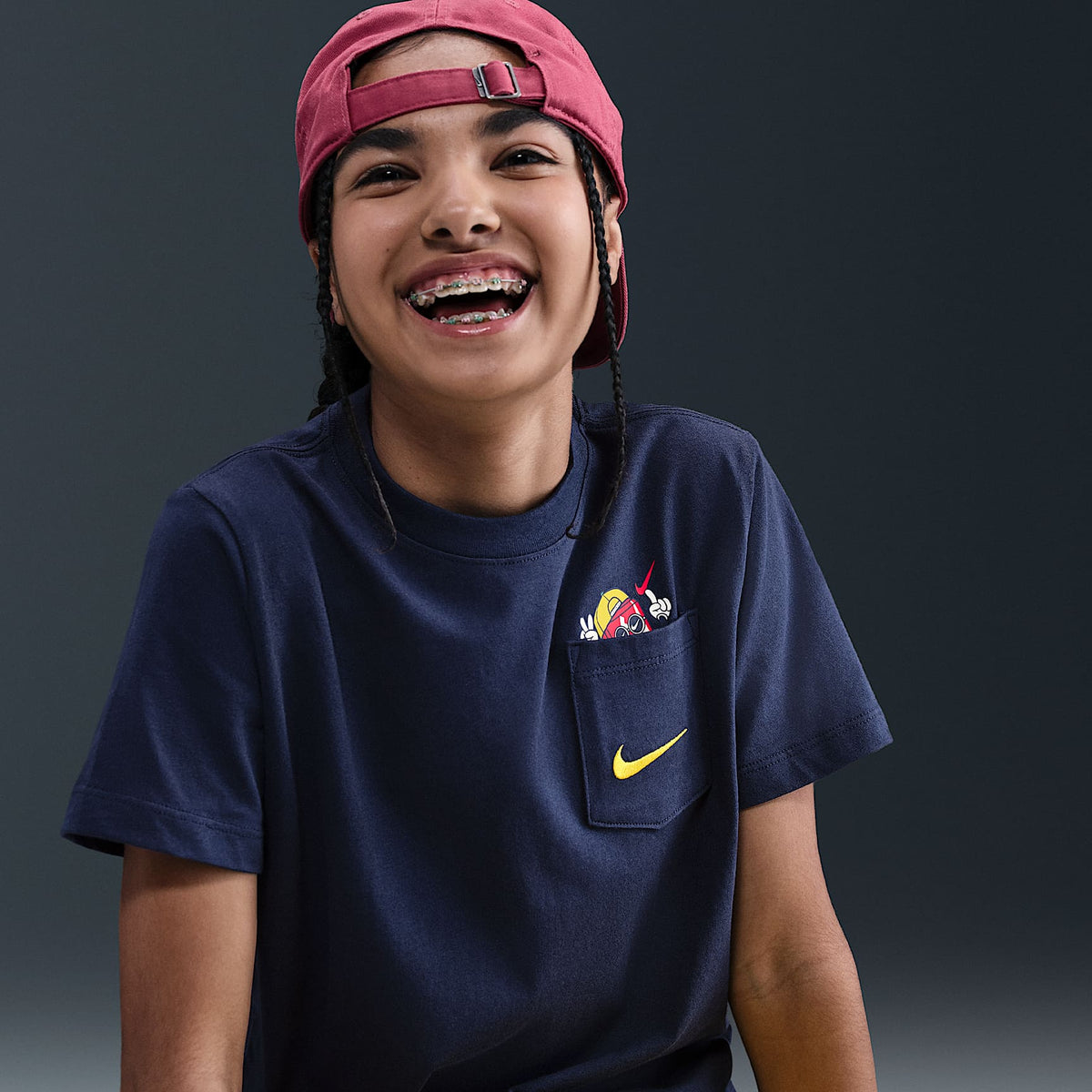 Playera para niños talla grande Nike Sportswear – Azul marino medianoche – vista 3