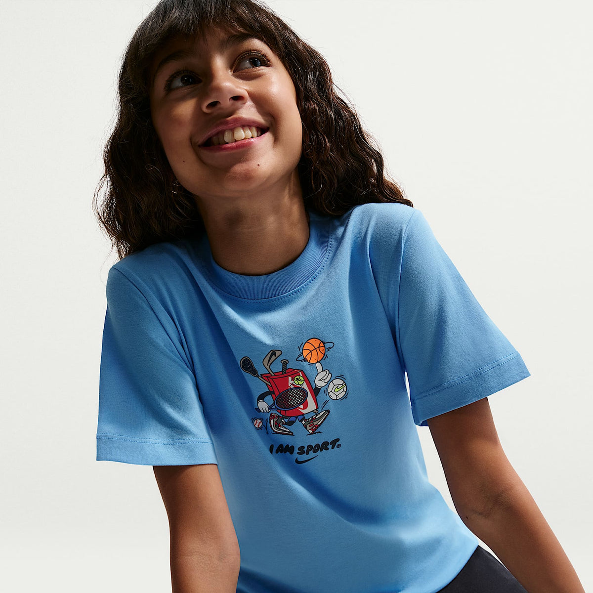 Playera para niños talla grande Nike Sportswear – Azul universitario – vista 3