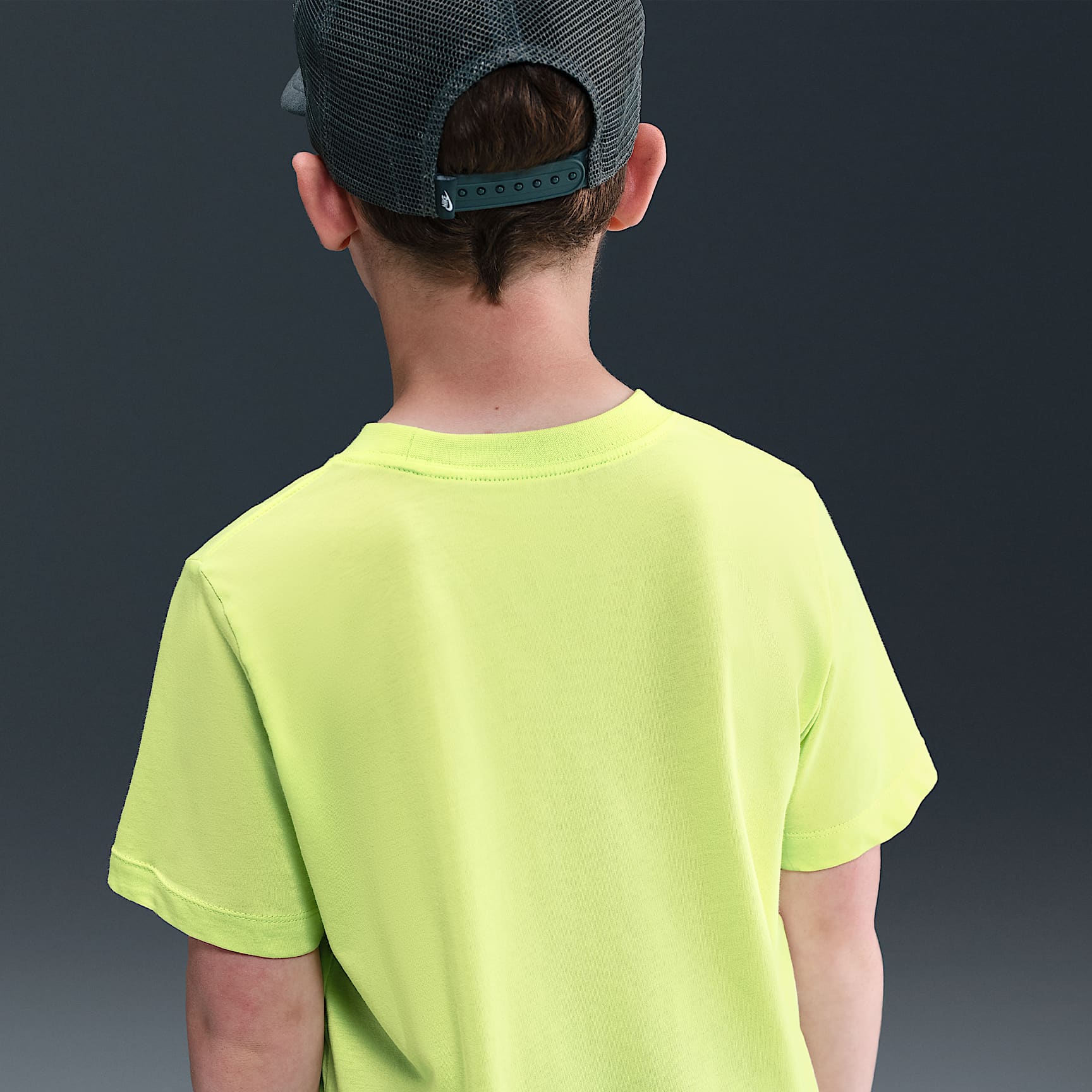 Playera para niños talla grande Nike Sportswear – Toque de limón claro – vista 2
