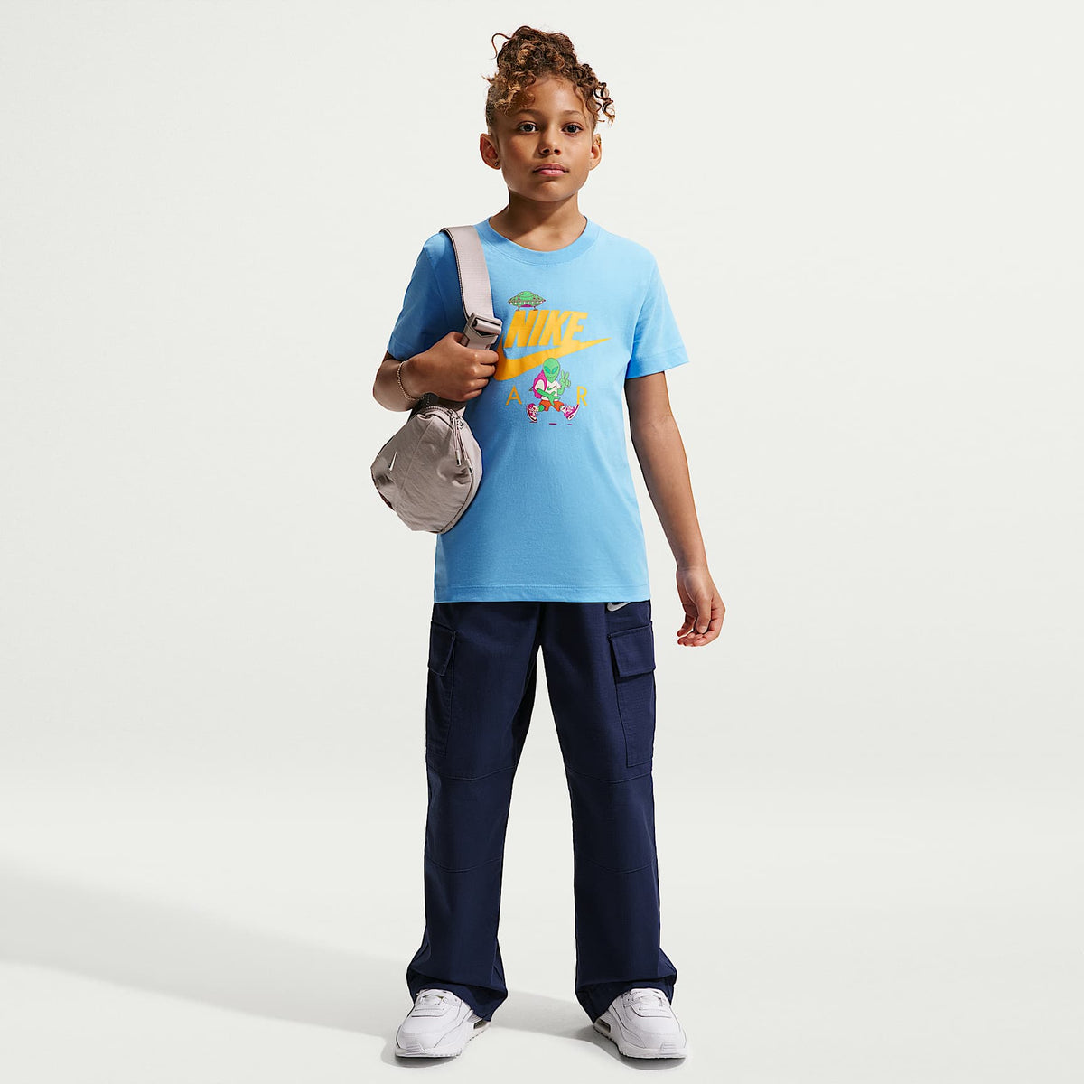Playera para niños talla grande Nike Sportswear – Azul fútbol – vista 4