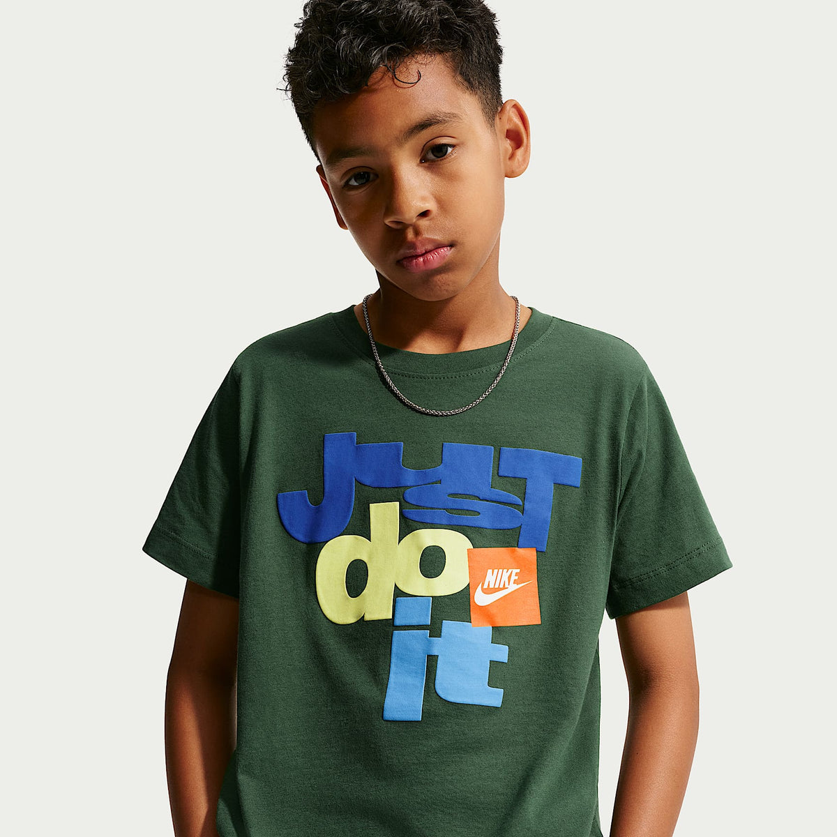 Playera para niños talla grande Nike Sportswear Club – Abeto – vista 1