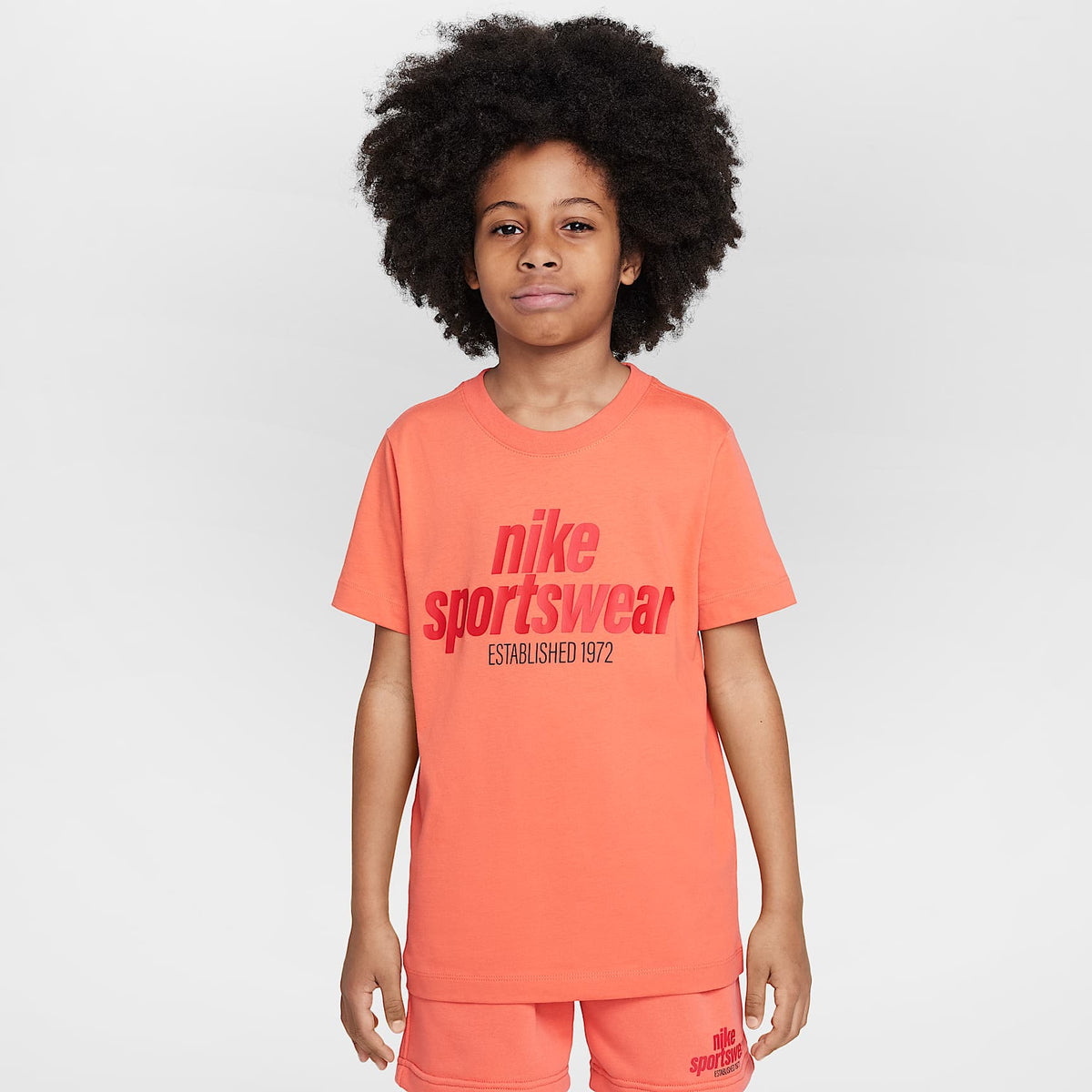 Playera para niños talla grande Nike Sportswear – Brasa mágica – vista 1