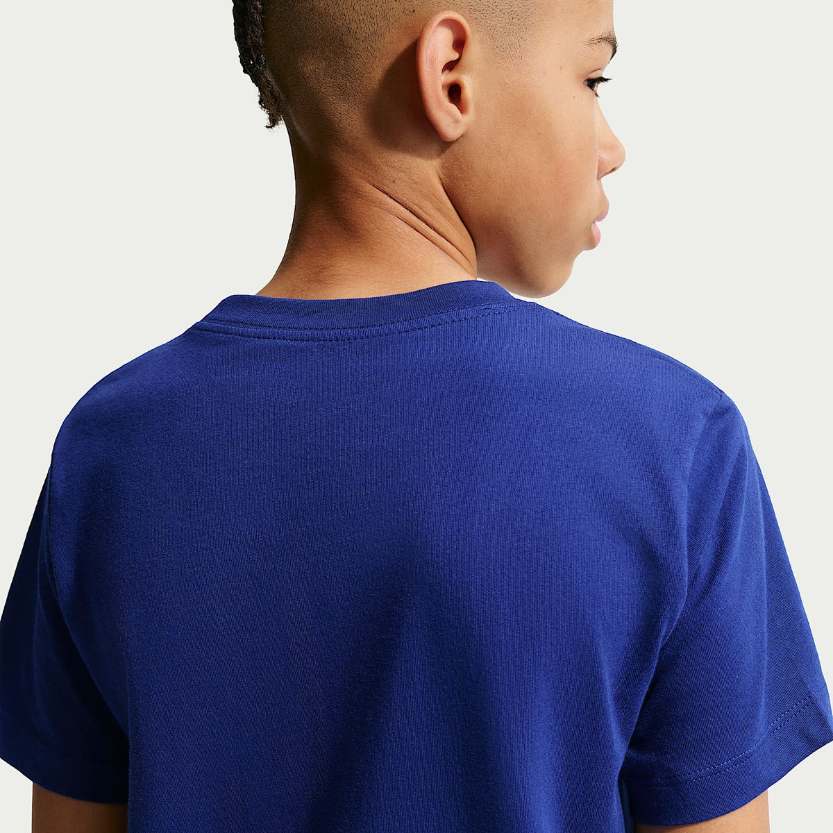 Playera para niños talla grande Nike Sportswear – Azul royal intenso – vista 5