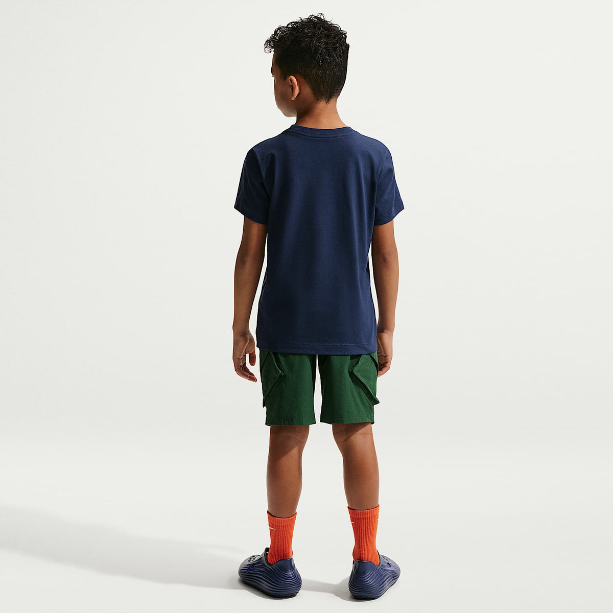 Playera para niños talla grande Nike Sportswear – Azul marino medianoche – vista 5