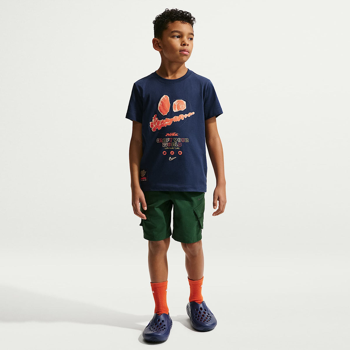 Playera para niños talla grande Nike Sportswear – Azul marino medianoche – vista 4