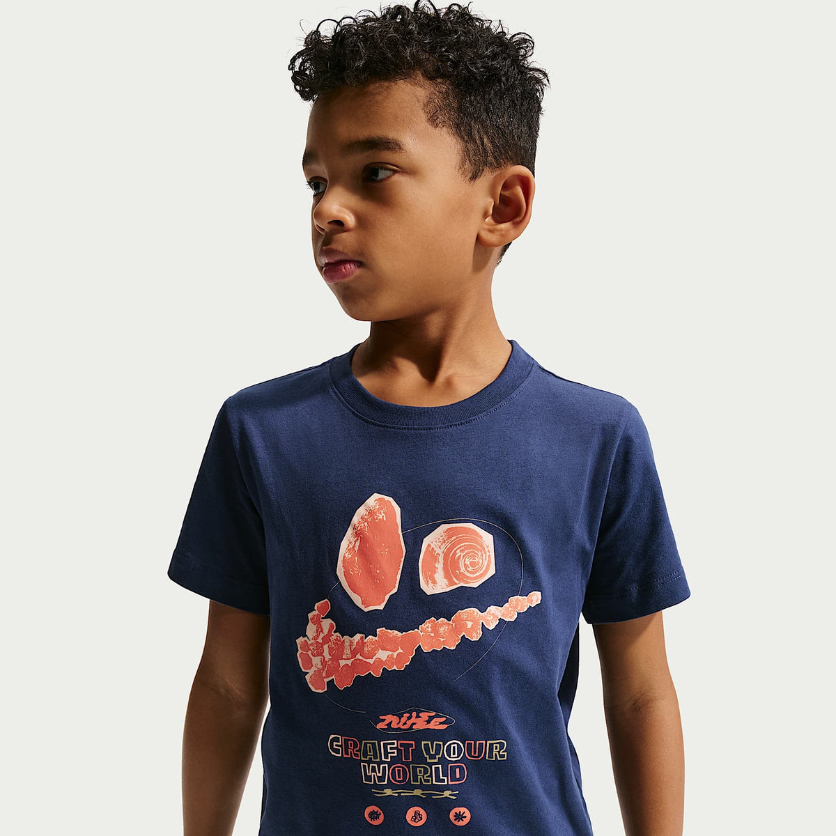 Playera para niños talla grande Nike Sportswear – Azul marino medianoche – vista 1