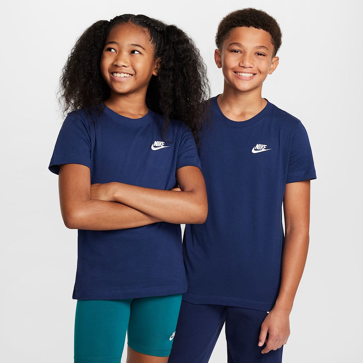 Playera para niños talla grande Nike Sportswear – Azul marino medianoche – vista 1