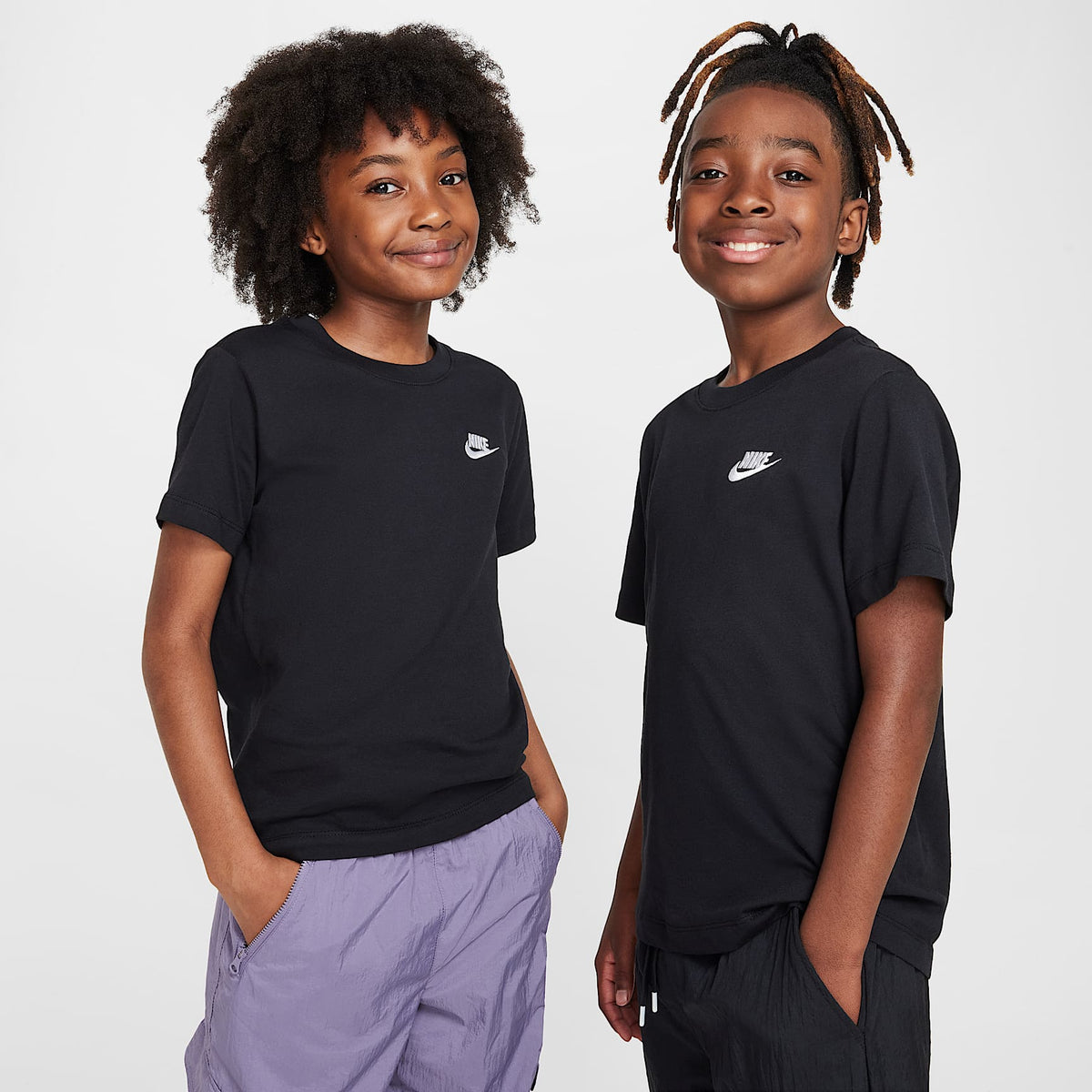 Playera para niños talla grande Nike Sportswear – Negro – vista 1