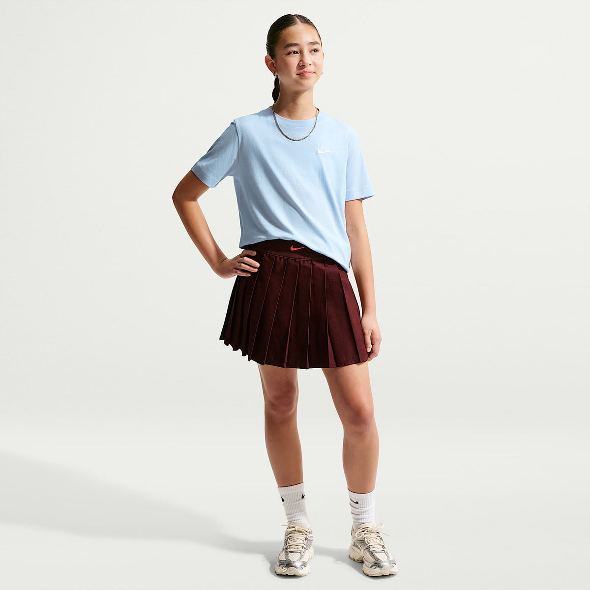 Playera para niños talla grande Nike Sportswear – Azul hidrógeno/Blanco – vista 6