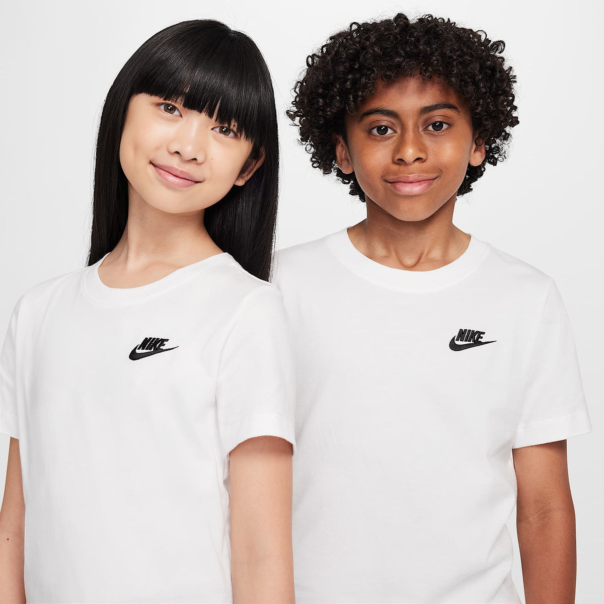 Playera para niños talla grande Nike Sportswear – Blanco – vista 3