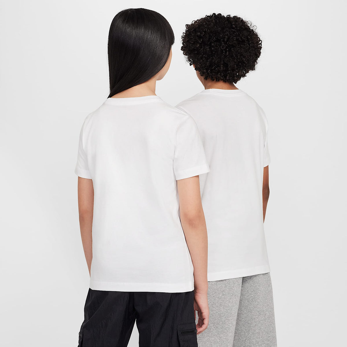 Playera para niños talla grande Nike Sportswear – Blanco – vista 2