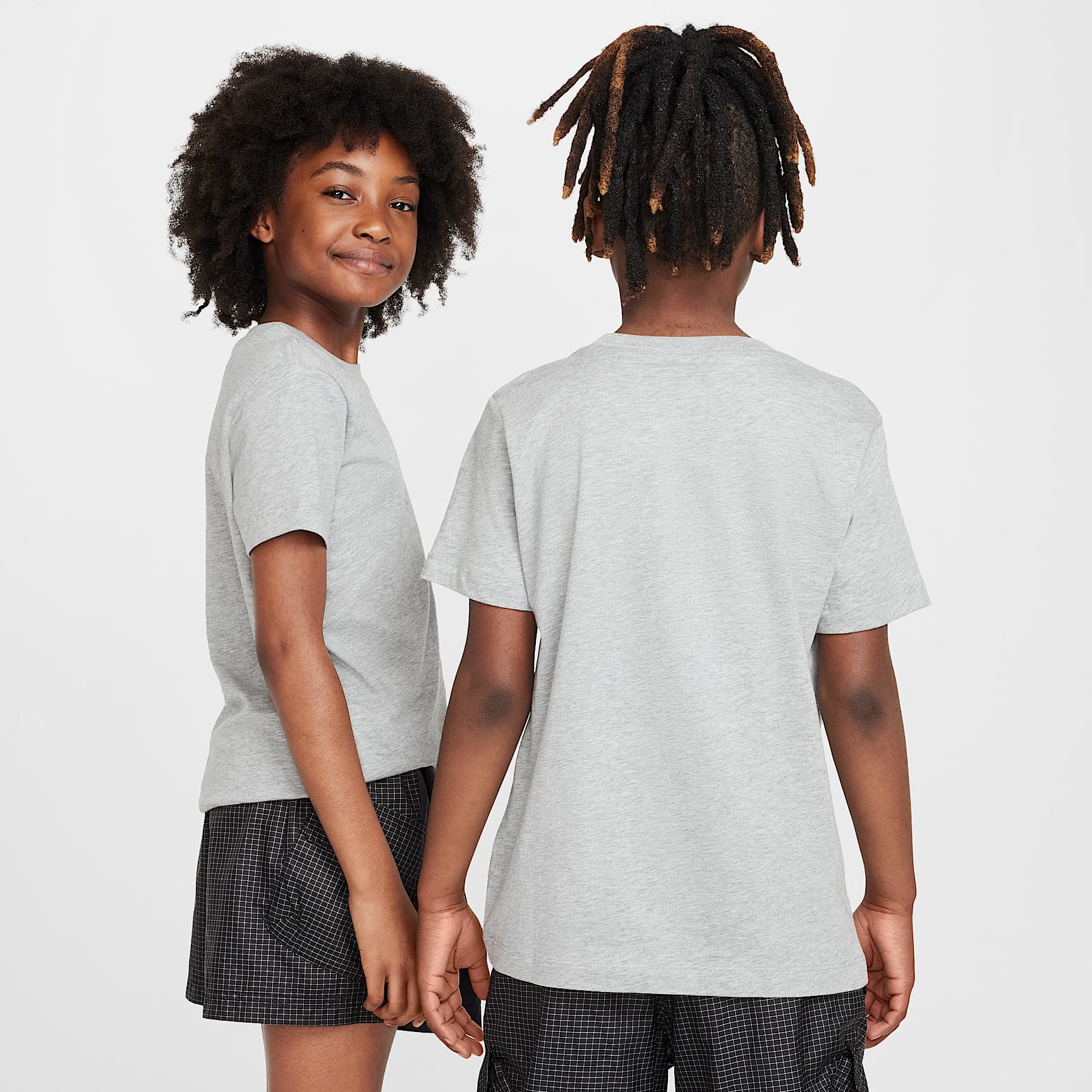 Playera para niños talla grande Nike Sportswear – Gris oscuro jaspeado – vista 2