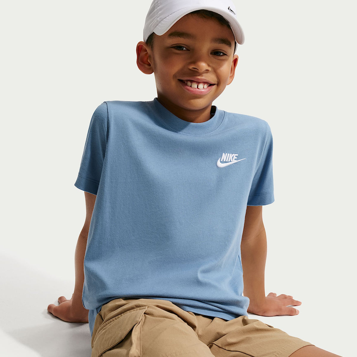 Playera para niños talla grande Nike Sportswear – Azul de trabajo/Blanco – vista 3