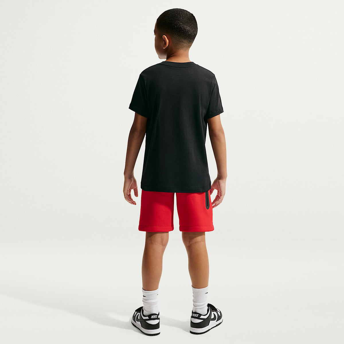 Playera para niños talla grande Nike Sportswear – Negro – vista 5