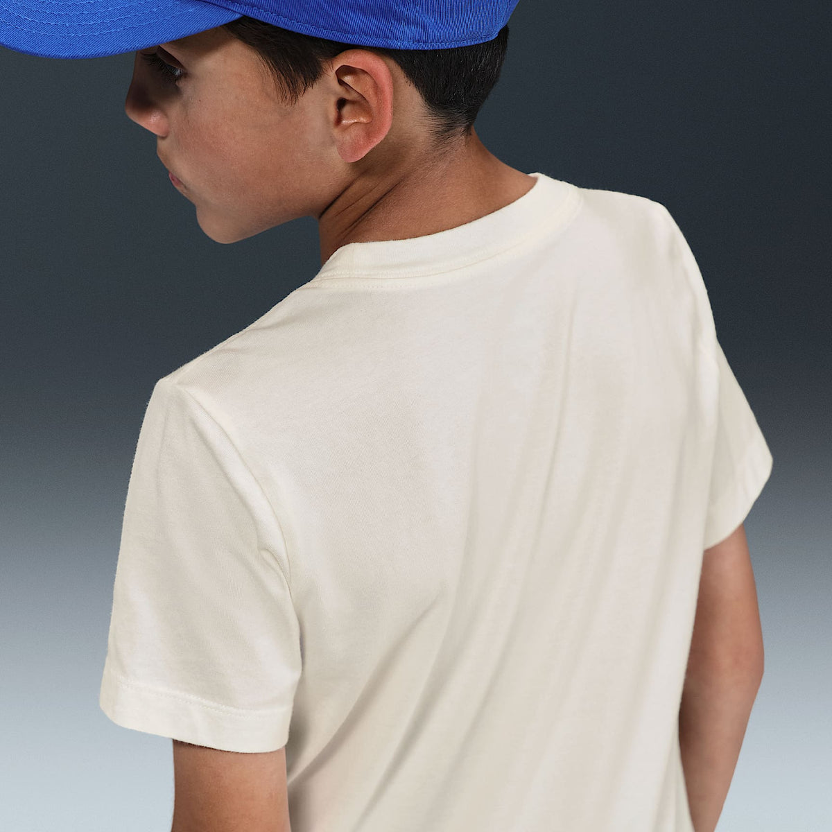 Playera para niños talla grande Nike Sportswear – Vela – vista 2