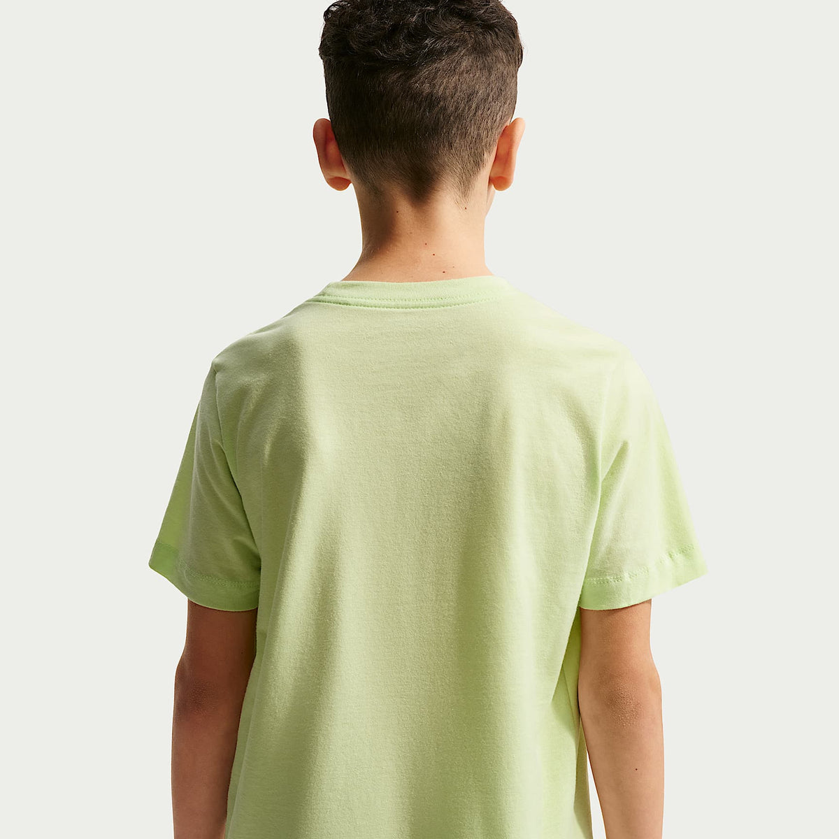 Playera para niños talla grande Nike Sportswear – Lima líquida claro – vista 5