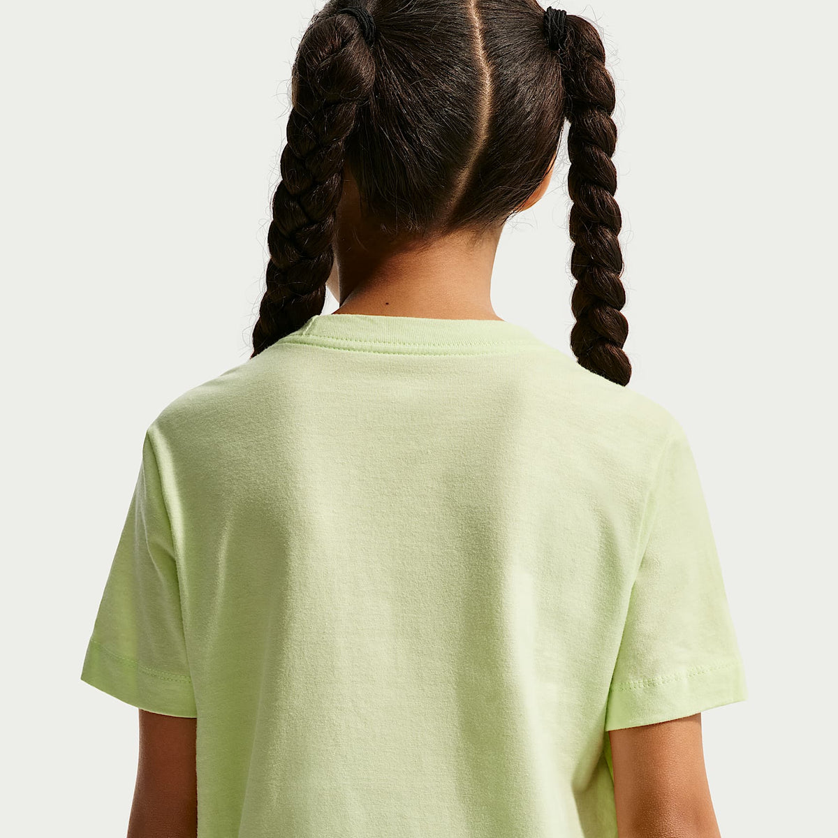 Playera para niños talla grande Nike Sportswear – Lima líquida claro – vista 4
