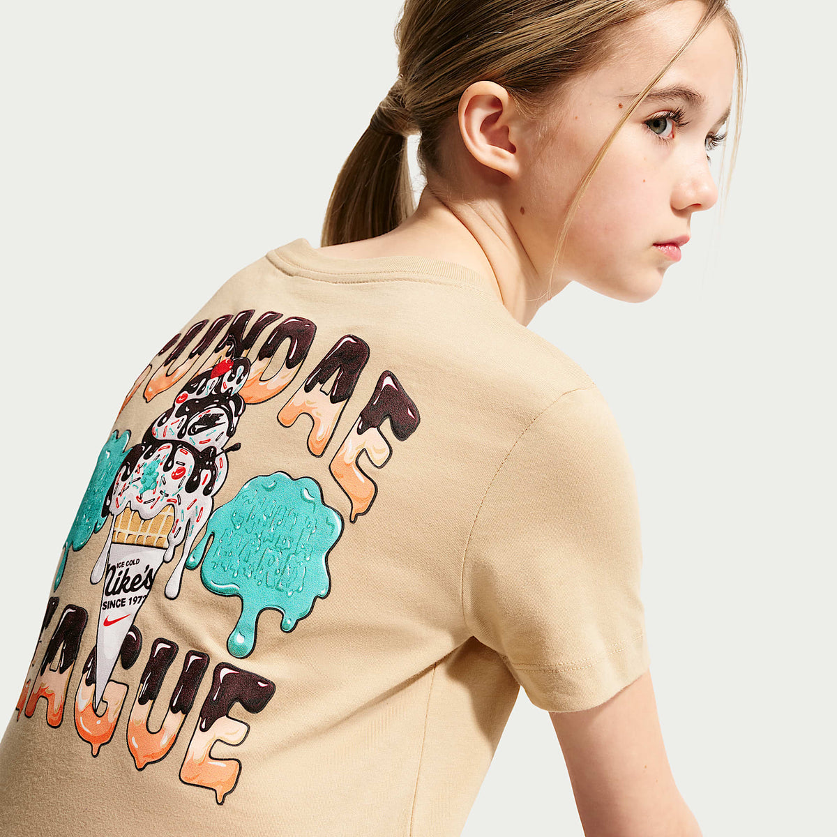 Playera para niños talla grande Nike Sportswear – Lino – vista 3