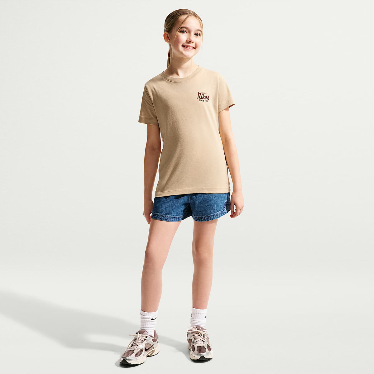 Playera para niños talla grande Nike Sportswear – Lino – vista 4
