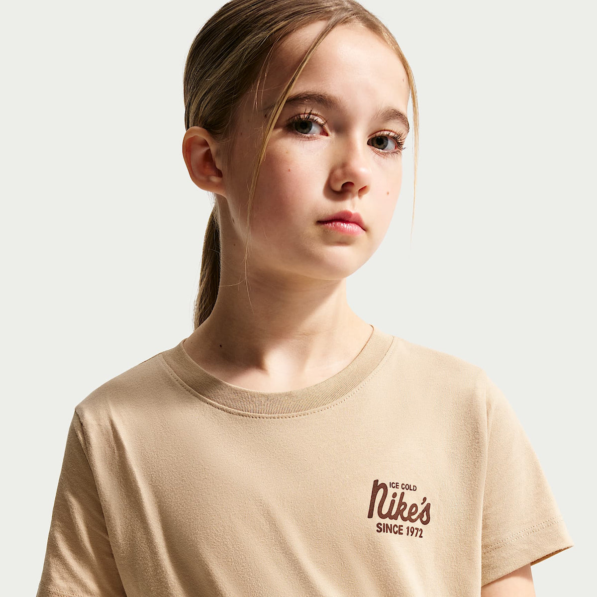 Playera para niños talla grande Nike Sportswear – Lino – vista 2