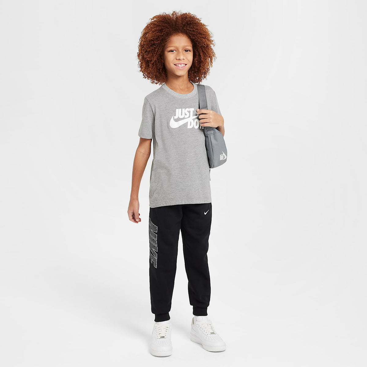 Playera para niños talla grande Nike Sportswear – Gris oscuro jaspeado – vista 5