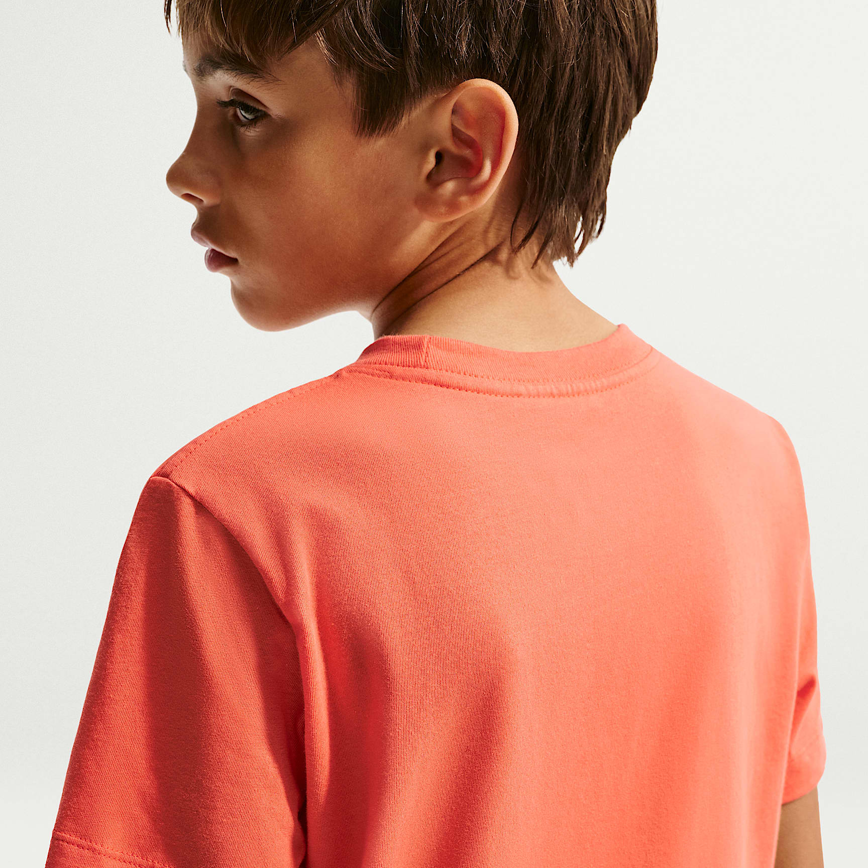 Playera para niños talla grande Nike Sportswear – Naranja césped – vista 2