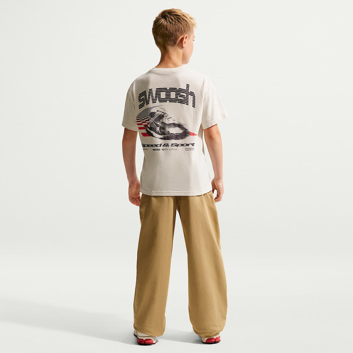 Playera para niños talla grande Nike Sportswear – Fantasma – vista 5