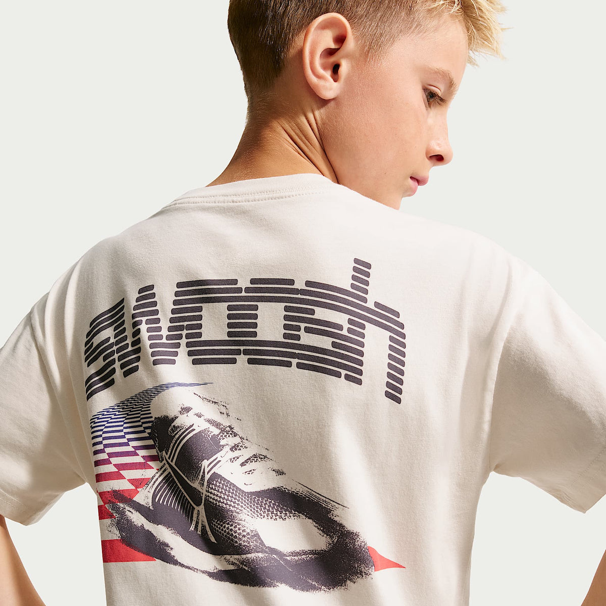 Playera para niños talla grande Nike Sportswear – Fantasma – vista 3
