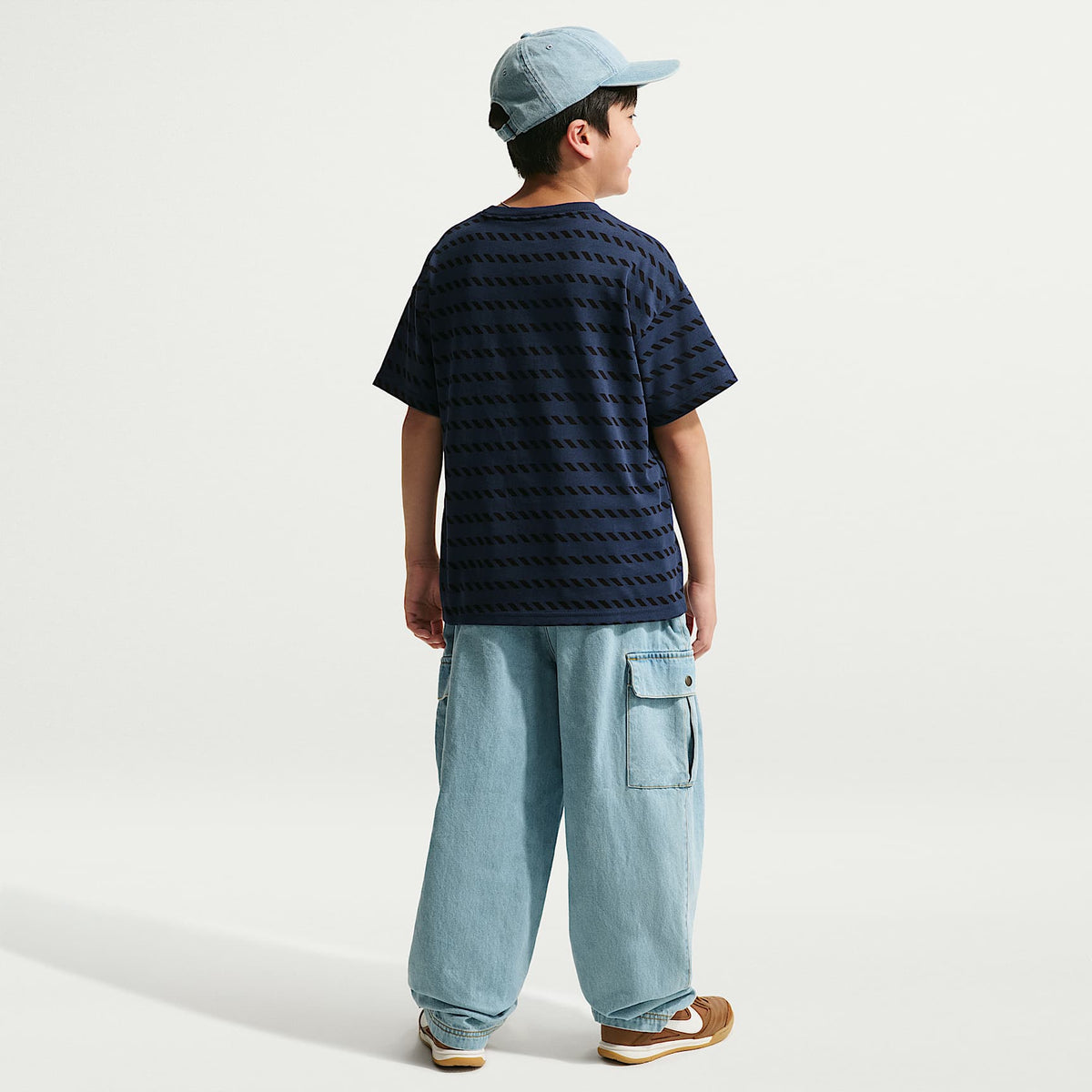 Playera Nike Sportswear Max90 para niños talla grande – Azul marino medianoche – vista 5