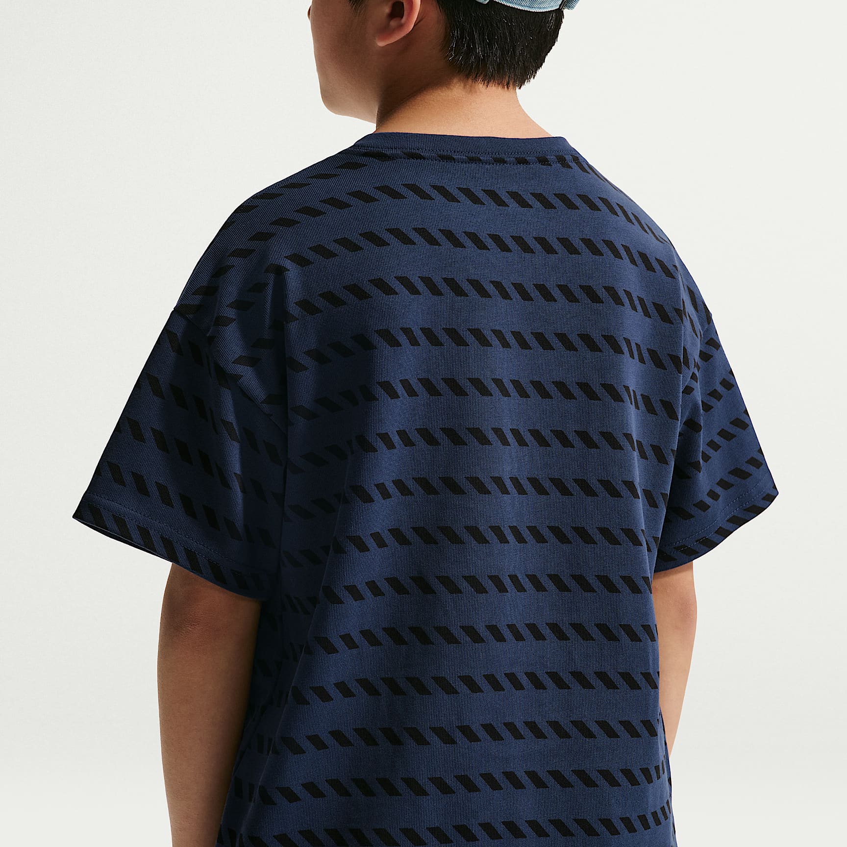 Playera Nike Sportswear Max90 para niños talla grande – Azul marino medianoche – vista 2