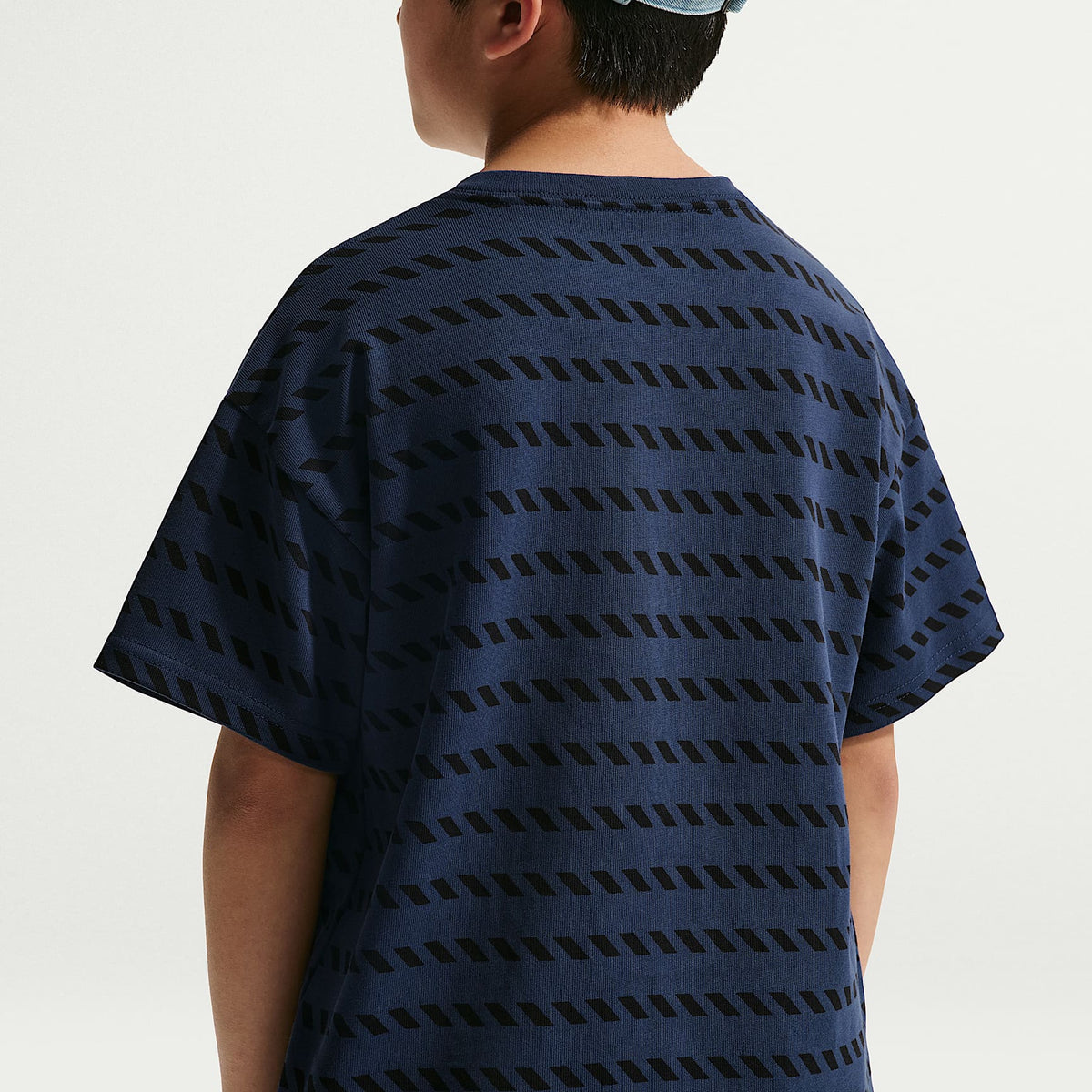 Playera Nike Sportswear Max90 para niños talla grande – Azul marino medianoche – vista 2