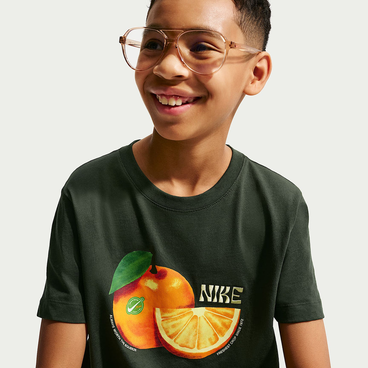 Playera para niños talla grande Nike Sportswear – Abeto negro – vista 3