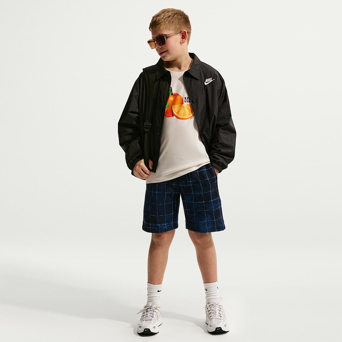 Playera para niños talla grande Nike Sportswear – Fantasma – vista 4