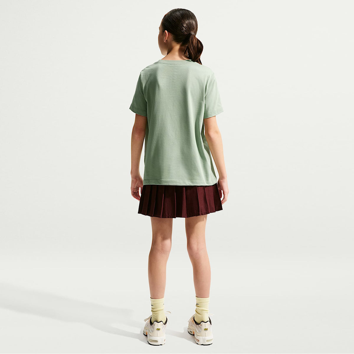 Playera para niños talla grande Nike Sportswear – Vapor – vista 5