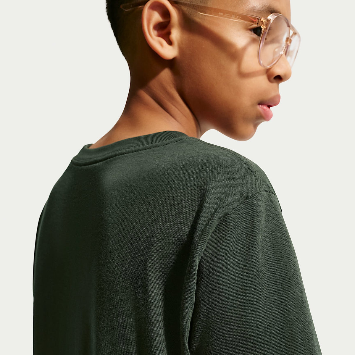 Playera para niños talla grande Nike Sportswear – Abeto negro – vista 2